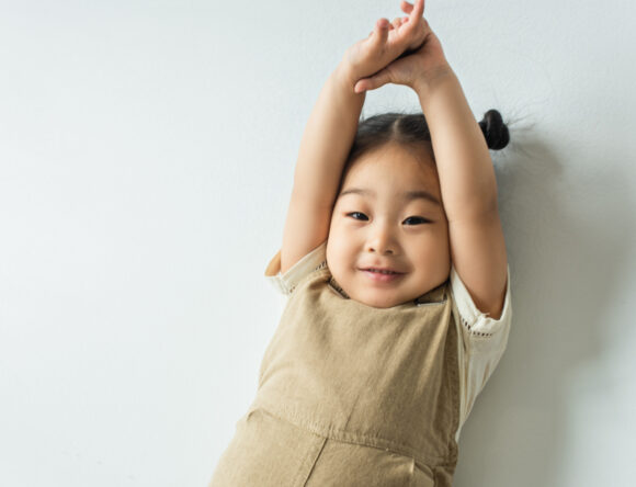 A Guide to Choosing Comfortable and Trendy Clothes for Young Children in Singapore’s Tropical Weather